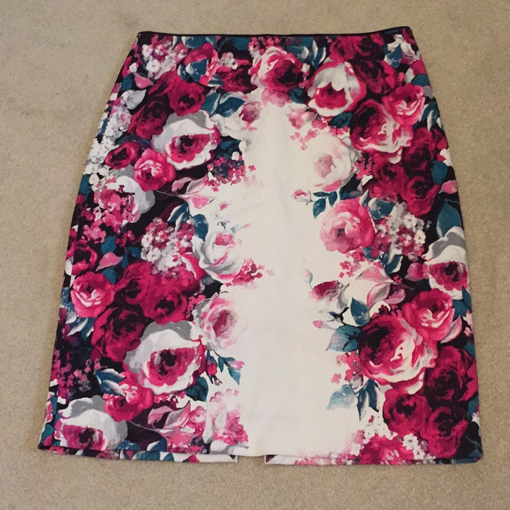 Beautiful floral WHBM skirt.